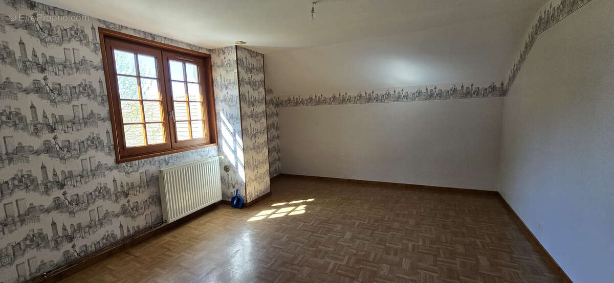 Maison à OUROUX-SUR-SAONE