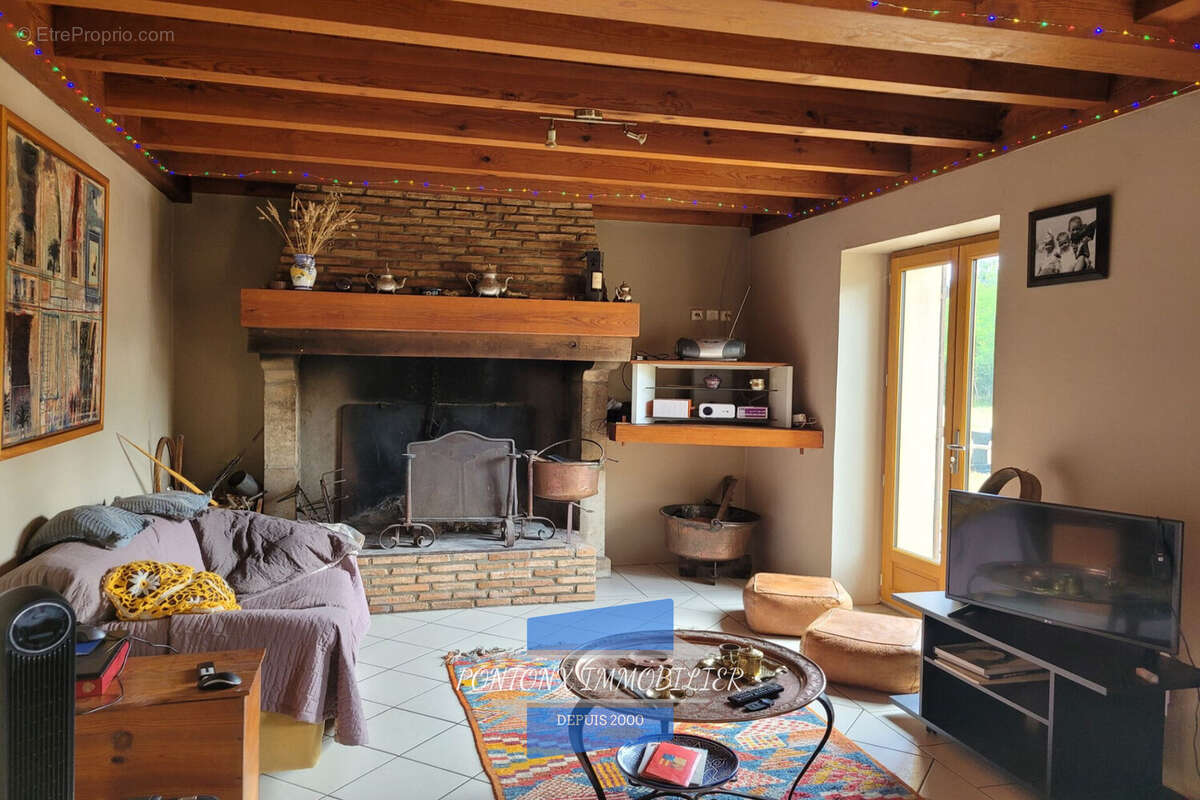 Maison à LALUQUE