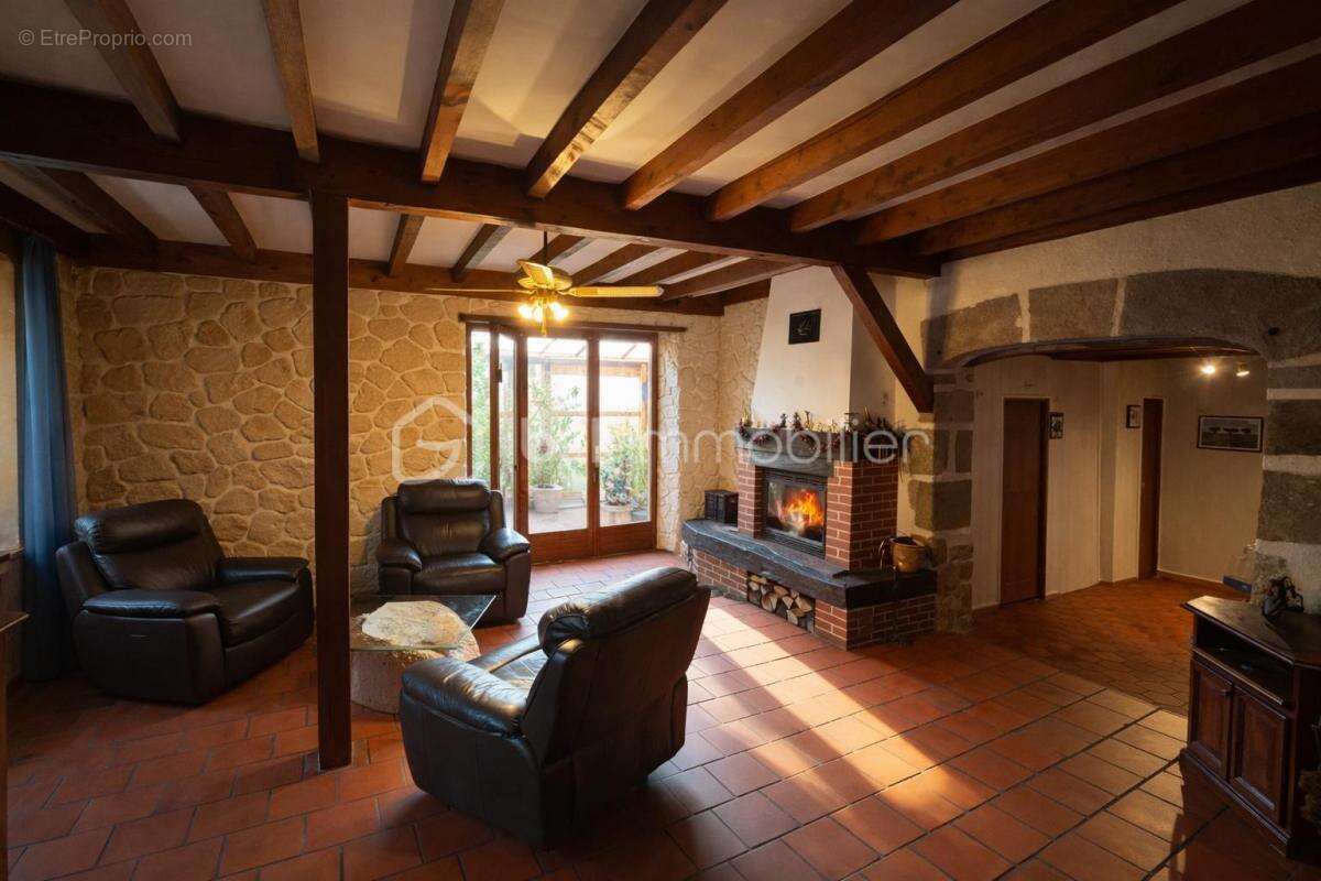 Maison à ISSERTEAUX