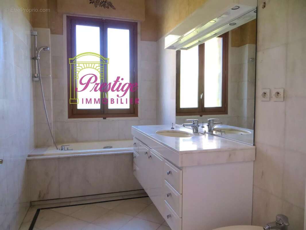 Maison à MAISONS-LAFFITTE