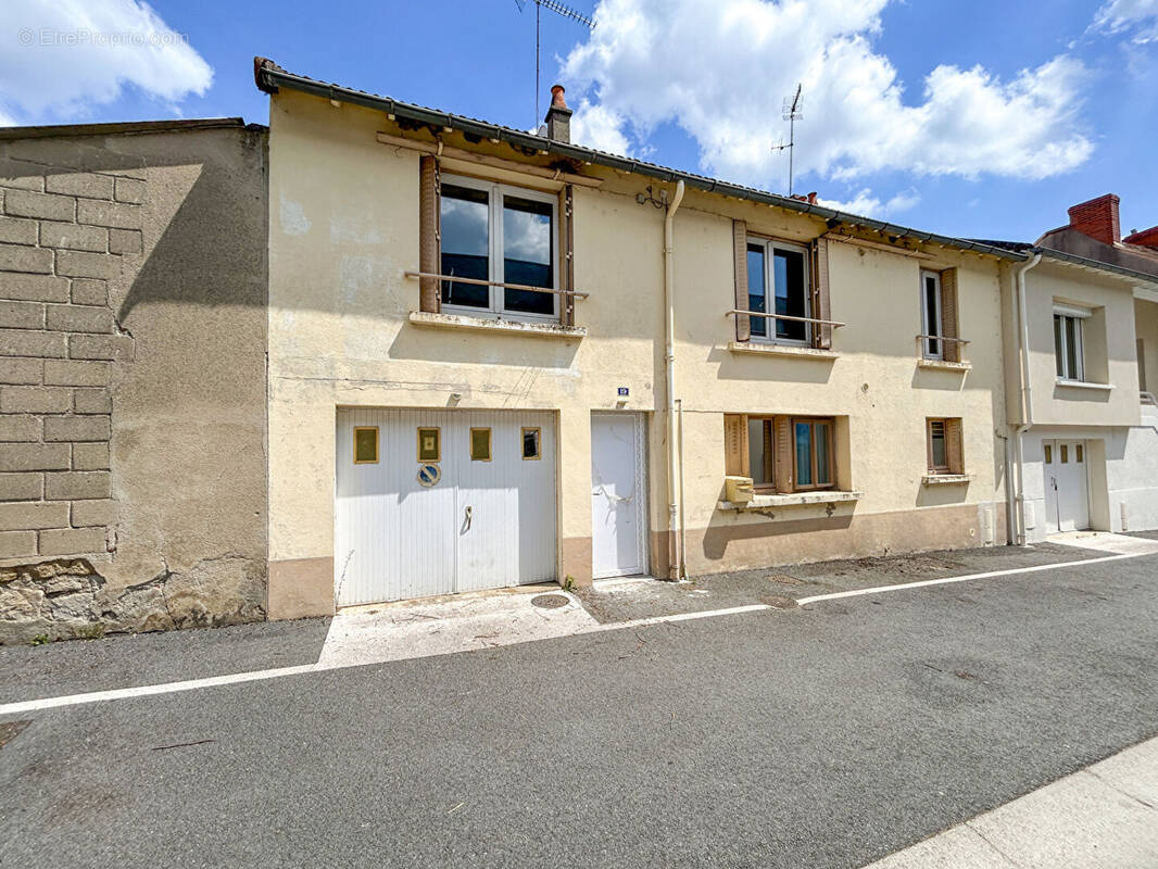 Maison à COMMENTRY