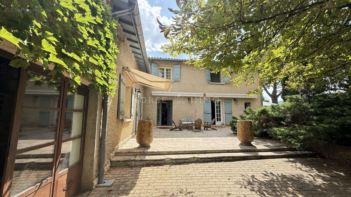Maison 300 m² à Mirmande  - photo 2