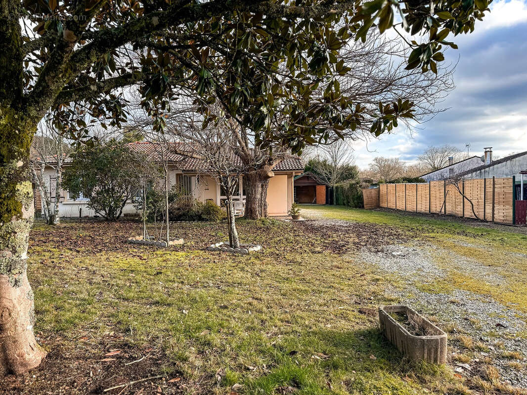 Maison à ONESSE-ET-LAHARIE