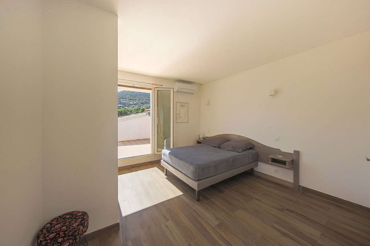 Marine de Davia Villa 7 pièce(s) 200 m2 avec vue mer et piscine - photo 14