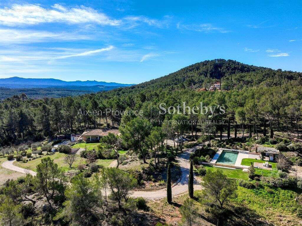 Un site unique avec vue omniprésente sur la Sainte-Victoire - photo 2
