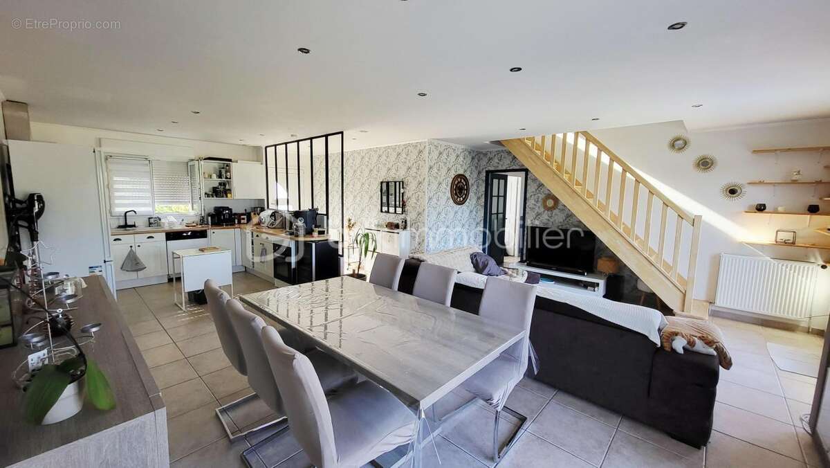 Maison plain pied avec garage - photo 3