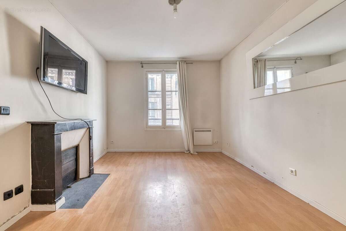 Appartement à PARIS-7E