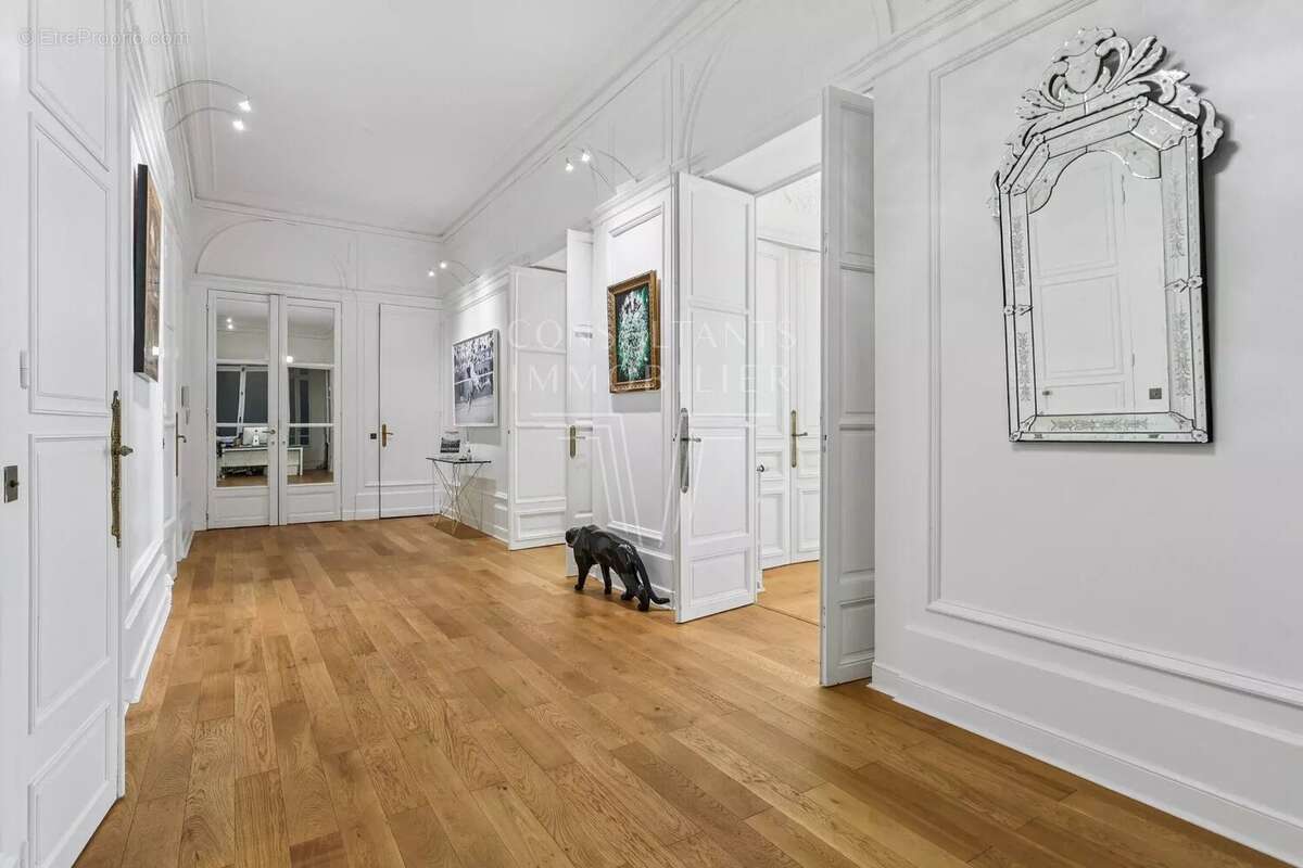 Appartement à PARIS-17E