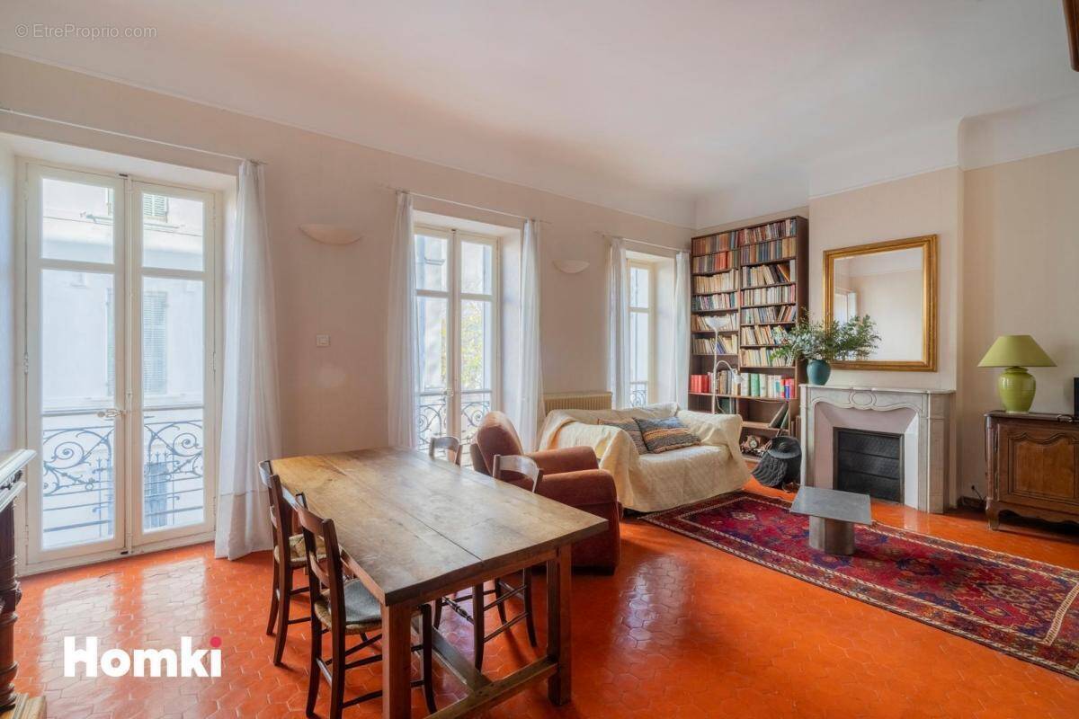 Appartement à MARSEILLE-7E