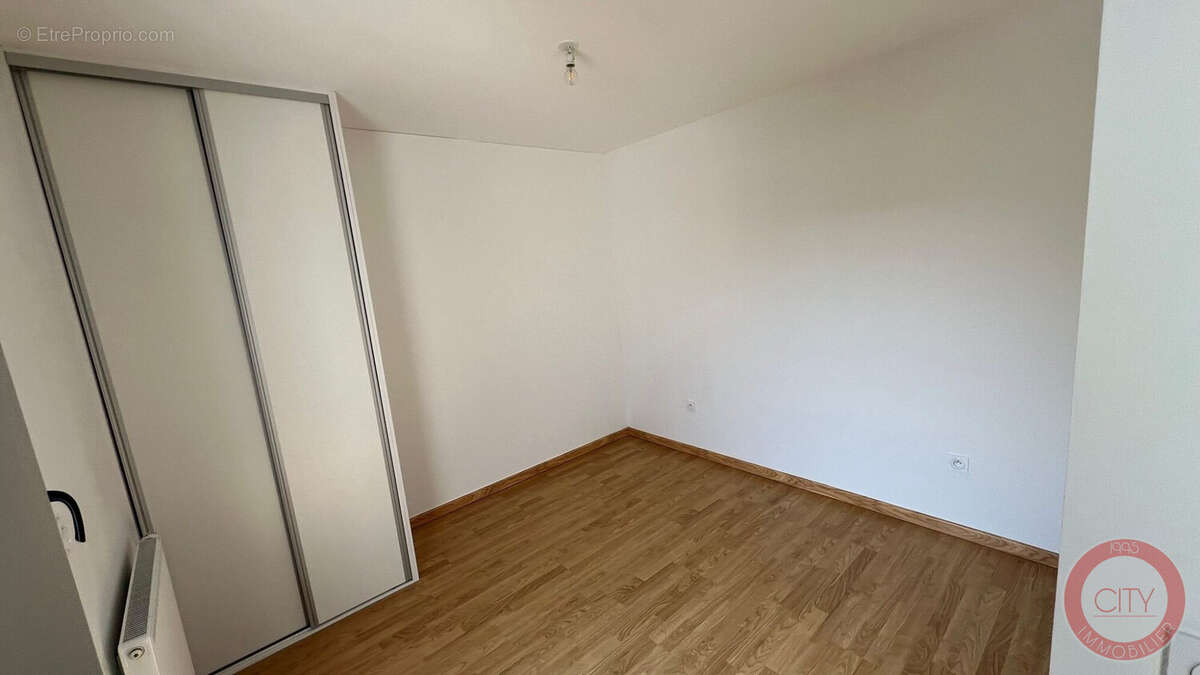 Chambre 2 - Appartement à BORDEAUX