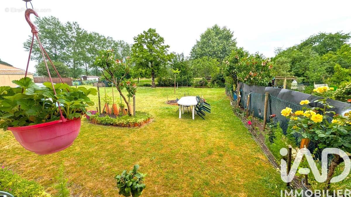 Photo 4 - Appartement à BUSSAC-FORET