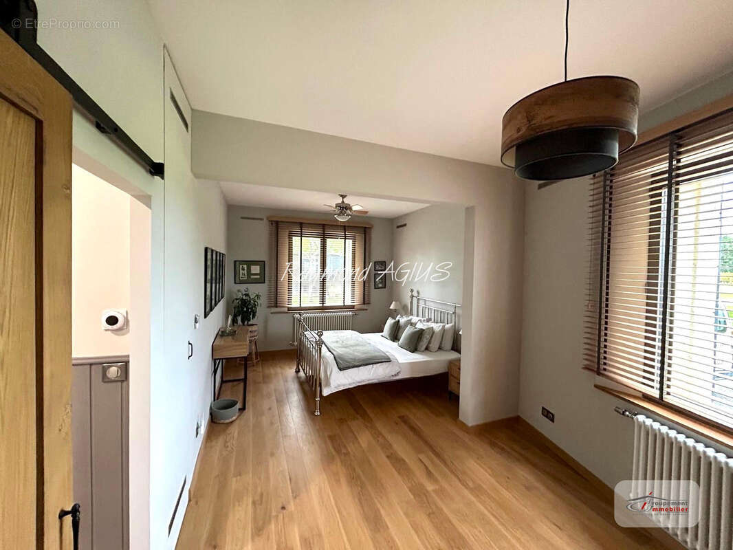 Maison à SAINT-EMILION