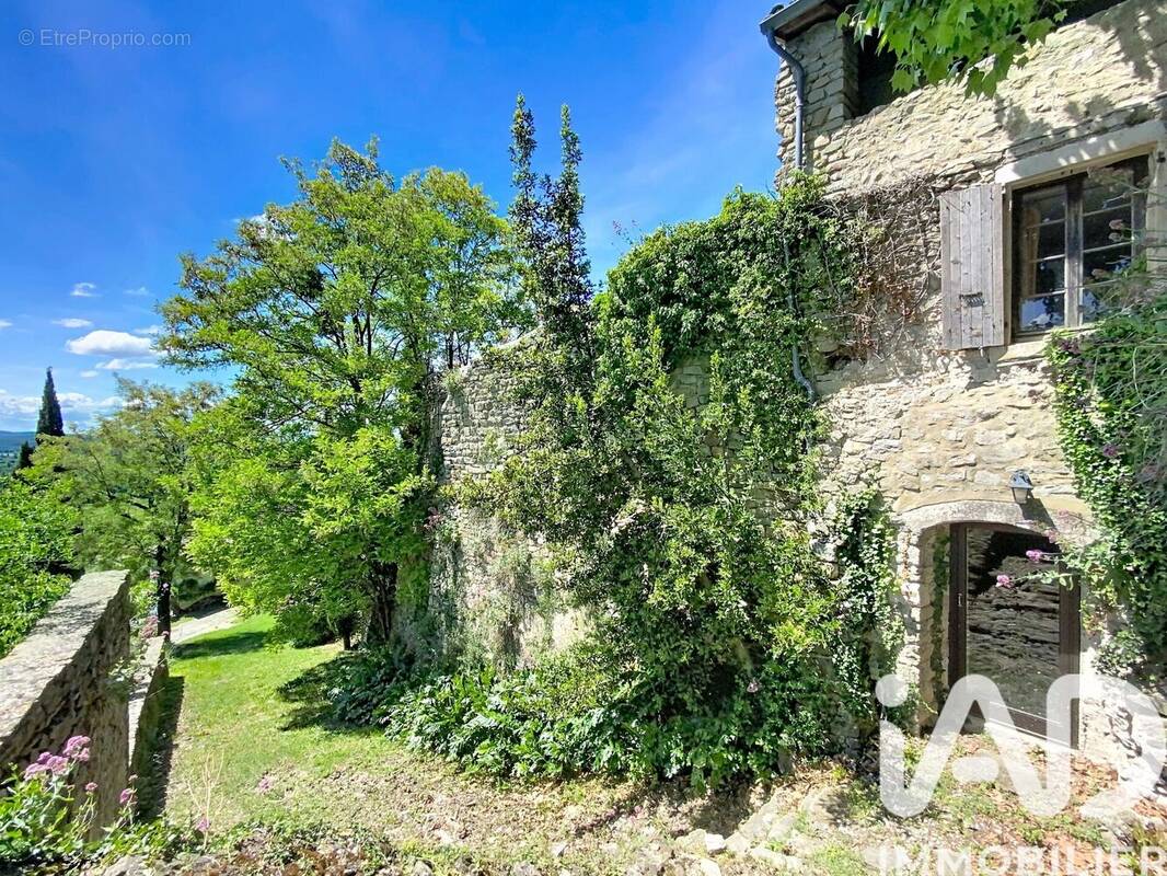 Photo 1 - Appartement à LA BEGUDE-DE-MAZENC
