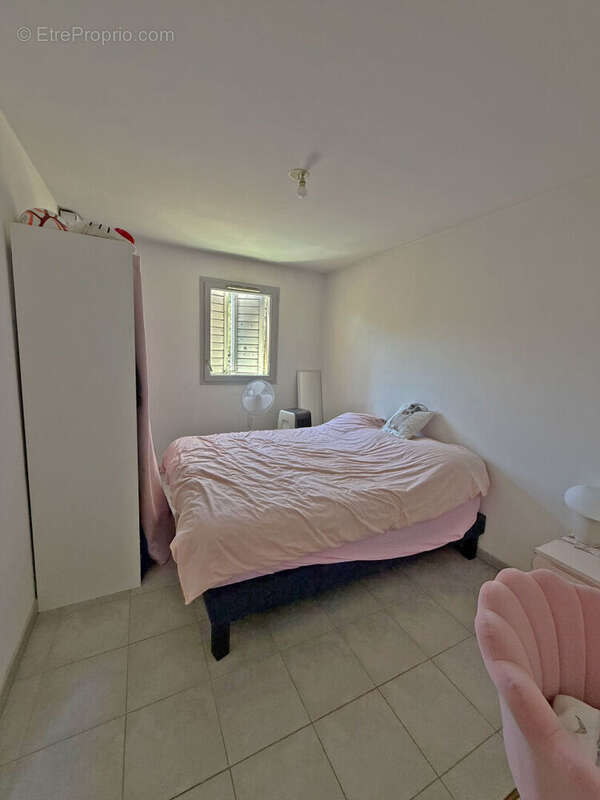 Appartement à PEYNIER