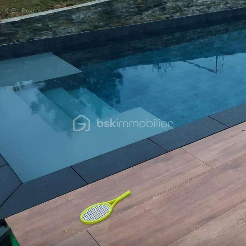 Maison à MENONCOURT