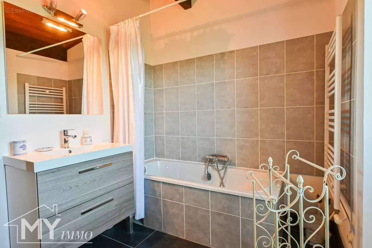 Maison à FOUGUEYROLLES