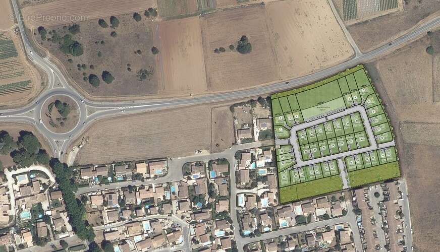 Terrain à LE CAILAR