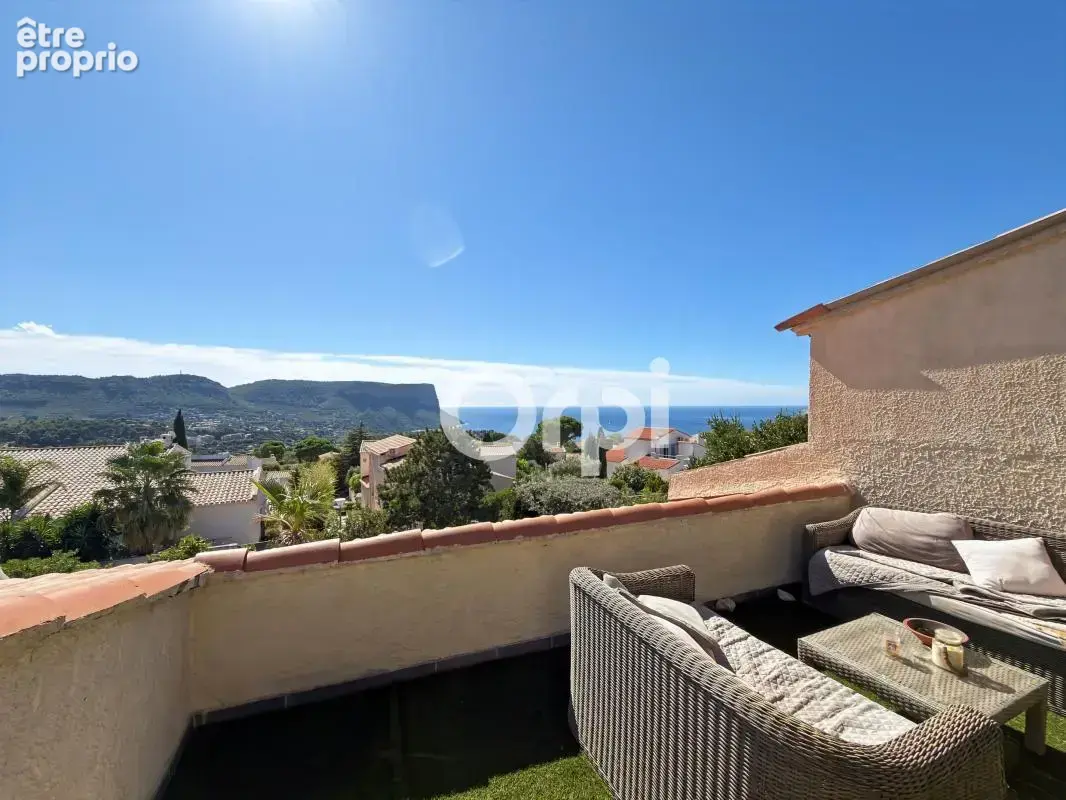 ** Cassis - Idéal investisseurs - Villa de 6 appartements ** - photo 9