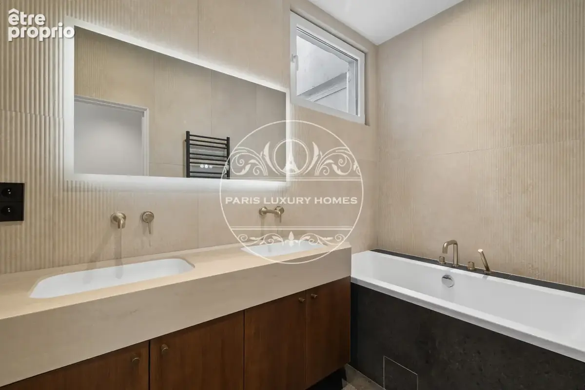 Magnifique duplex rénové avec vue à Paris 8ème ! - photo 22