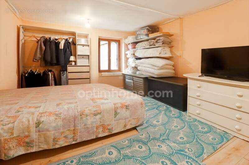 Maison Individuelle de  Centre Bourg - 5 pièces  - 4 chambres - Terrain de 505 m² - MAGNAC LAVAL   (87) - photo 11