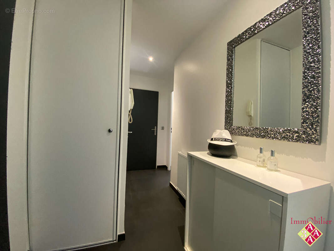 Appartement à SAINT-NAZAIRE-LES-EYMES