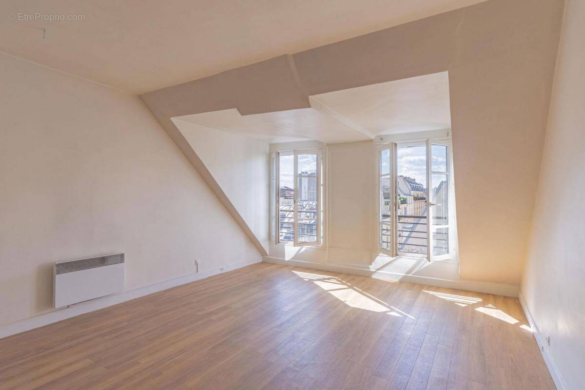 Appartement à PARIS-3E