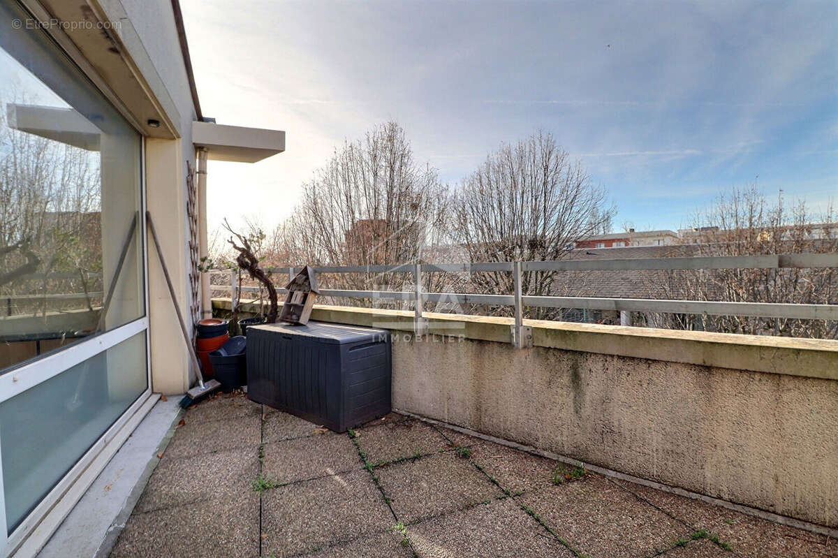 Appartement à LA COURNEUVE