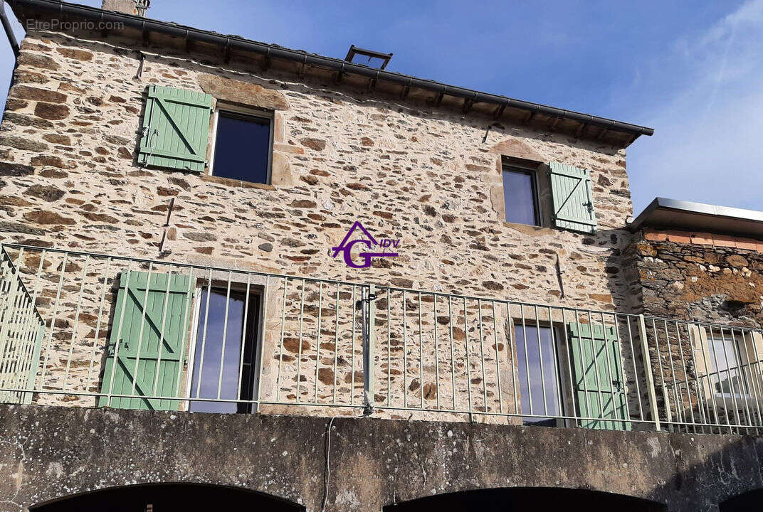 Maison à LA SALVETAT-PEYRALES