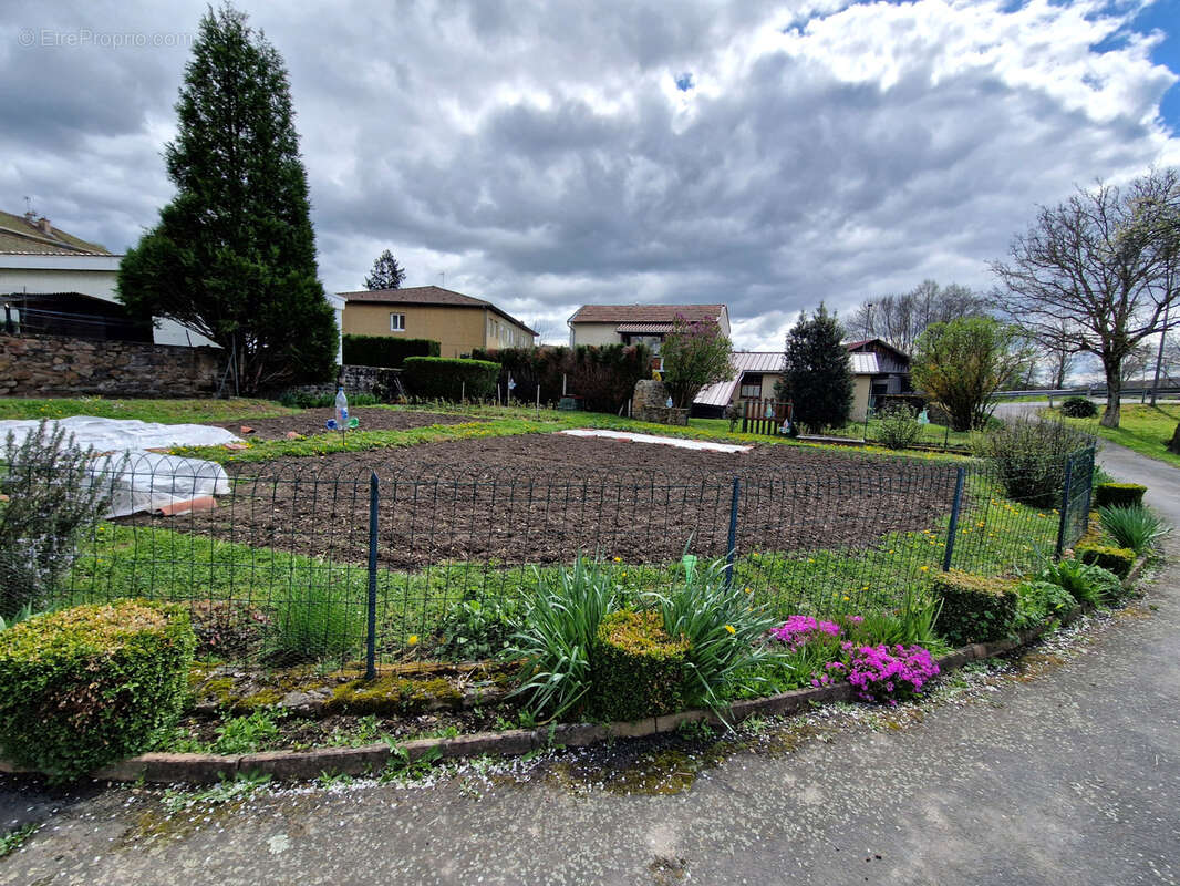 Maison à PAULHAGUET