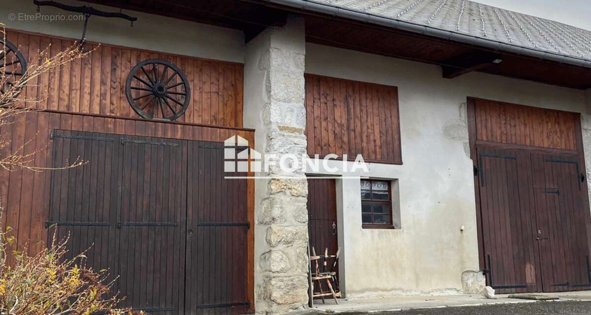 Maison à AVIERNOZ