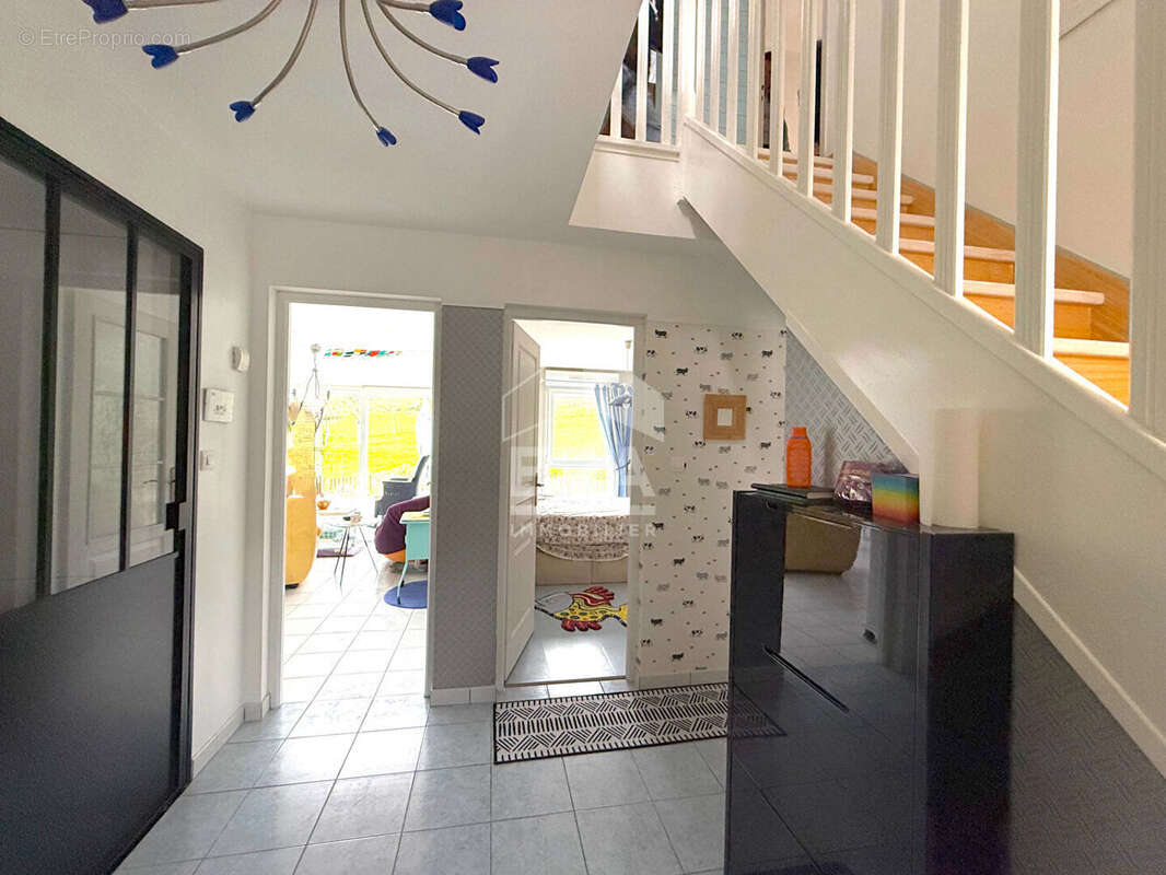 Maison à AIX-EN-ISSART