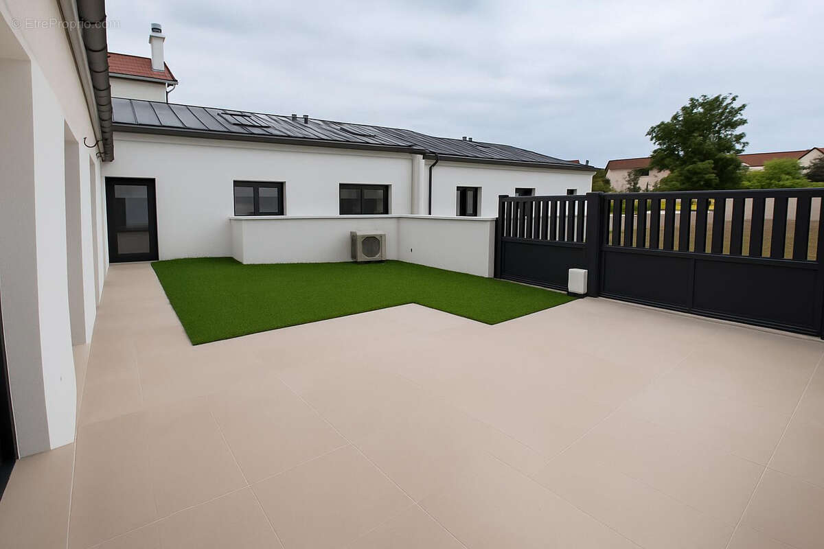 Maison à SAINT-MAUR-DES-FOSSES