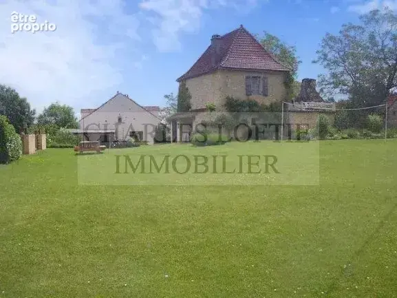 Ancienne ferme avec gîtes et piscine sur 9070 m2 de terrain - photo 26