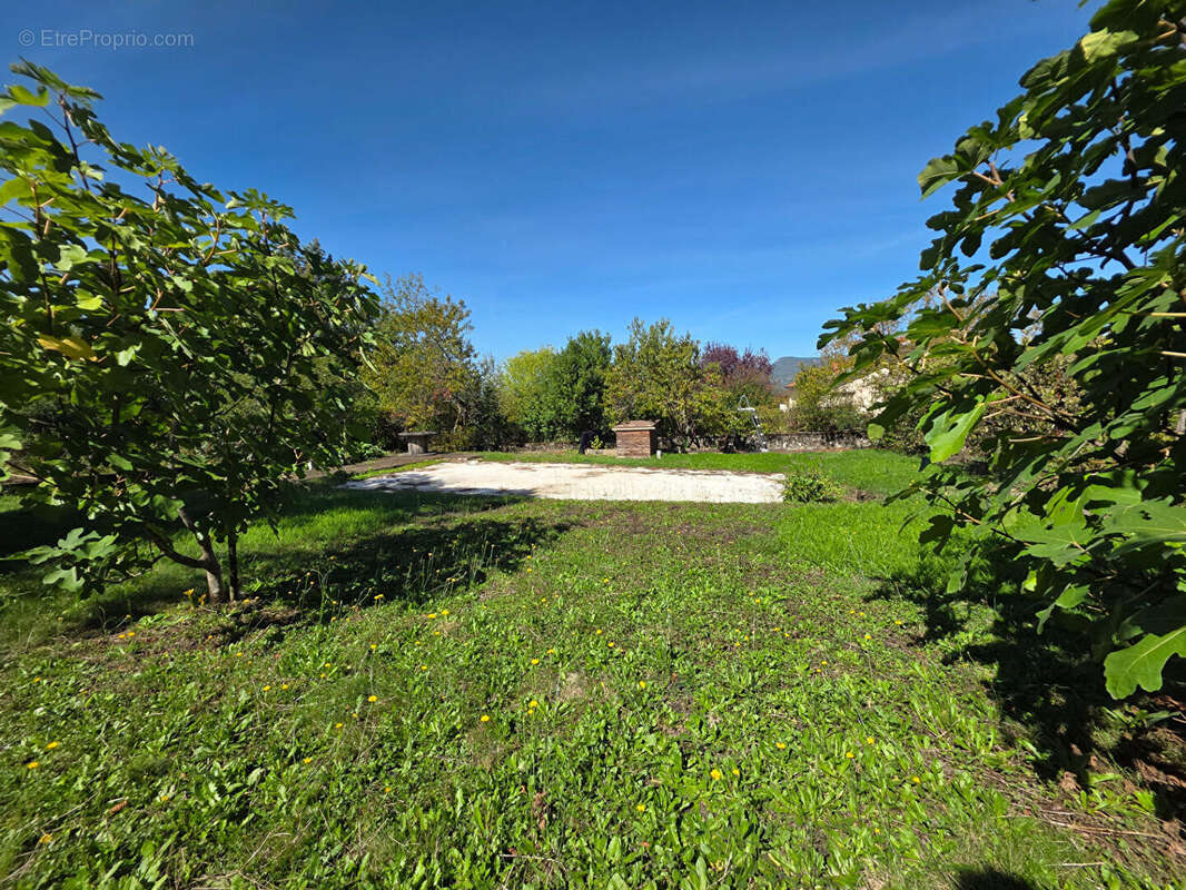 Maison à SAINT-GENIX-SUR-GUIERS