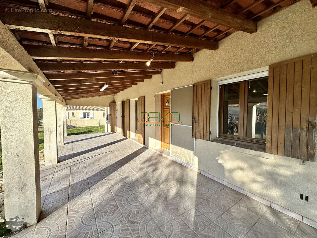 Maison 108 m² à Uzes  - photo 3