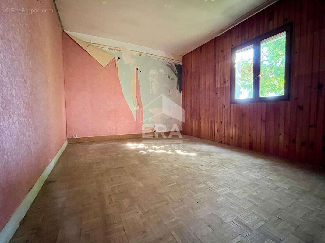 Autre à SAINT-PIERRE-LES-NEMOURS