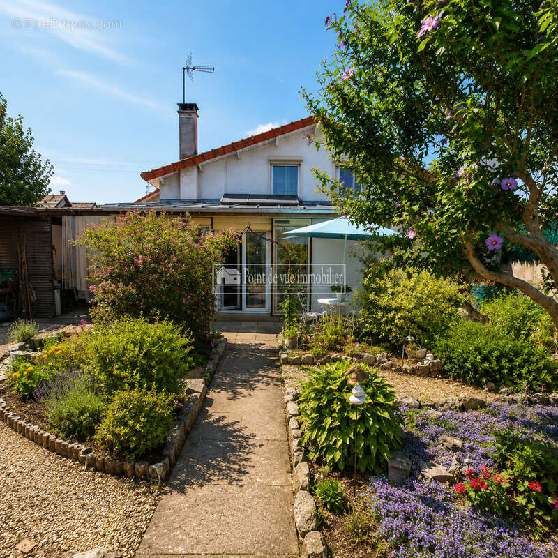 Maison 6 pièces de 100m2 sur 321m2 de terrain - photo 2