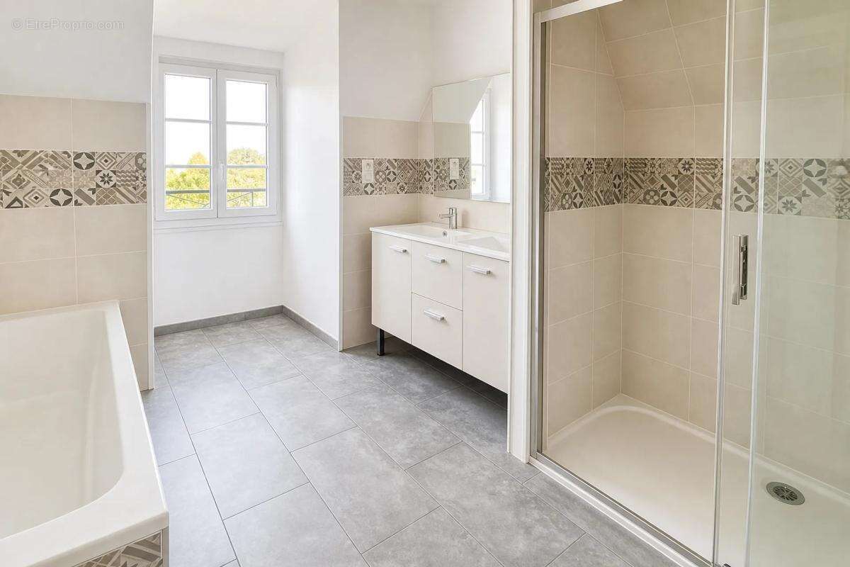 Maison de 232 m² avec jardin à Griselles - photo 8