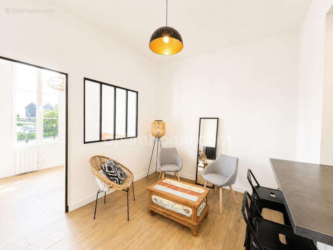 Appartement Honfleur Centre - 2 pièces rénové de 32 m2 - Plain pied - Cour privative Sud- Vue Bassin - photo 5