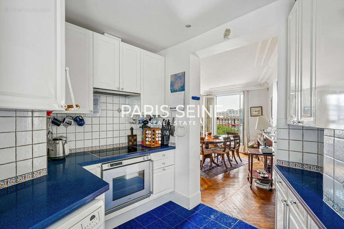 Appartement à PARIS-7E