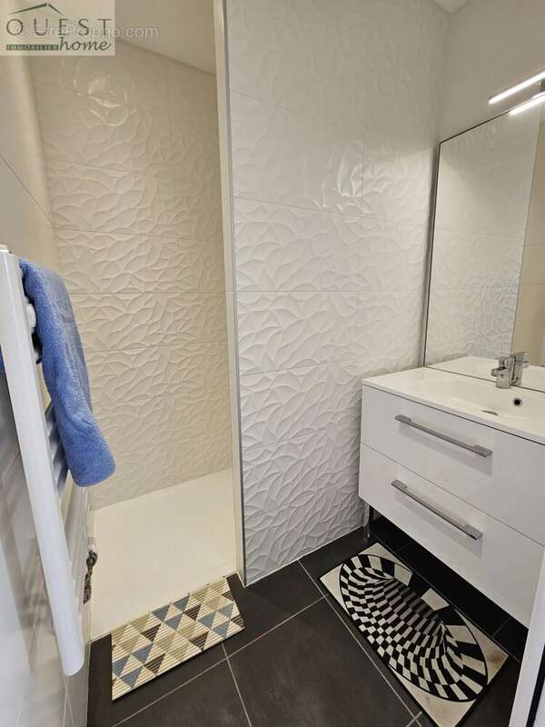 Appartement à SAINT-GENIS-LES-OLLIERES