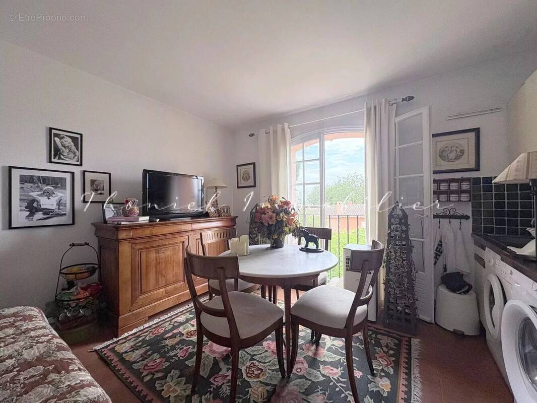 Appartement à GRIMAUD