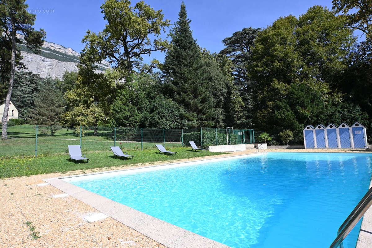 Appartement à MEYLAN