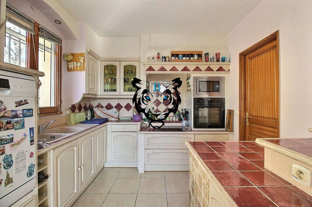 Maison à ROQUEBRUNE-SUR-ARGENS