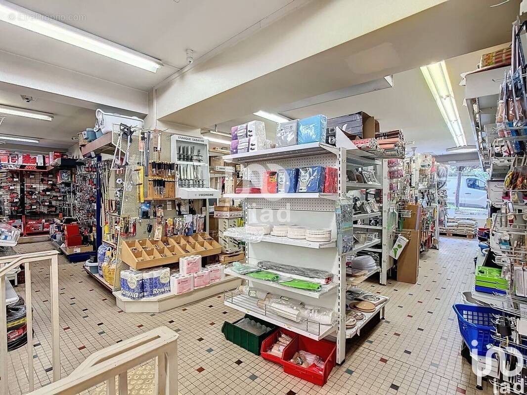 Photo 1 - Commerce à CAYLUS