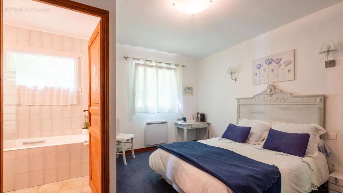 SECTEUR GOURDON - Au calme, Spacieuse Maison contemporaine avec - photo 18