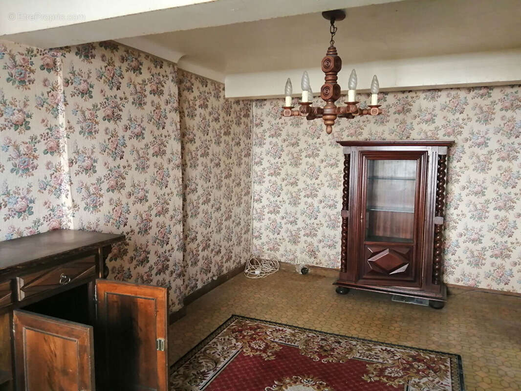 Maison de village à rénover de 128 m² hab. (Quatre chambres) - photo 2