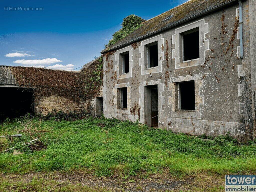 Maison à SAINT-DERRIEN