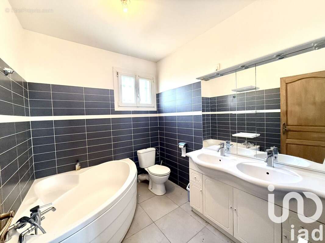 Photo 9 - Maison à SAINT-VICTOR-LA-COSTE