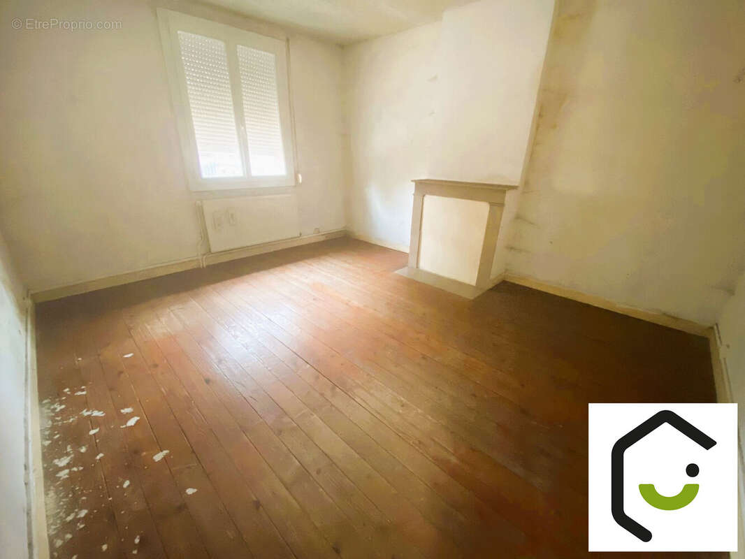 chambre - Maison à ROSIERES-EN-SANTERRE